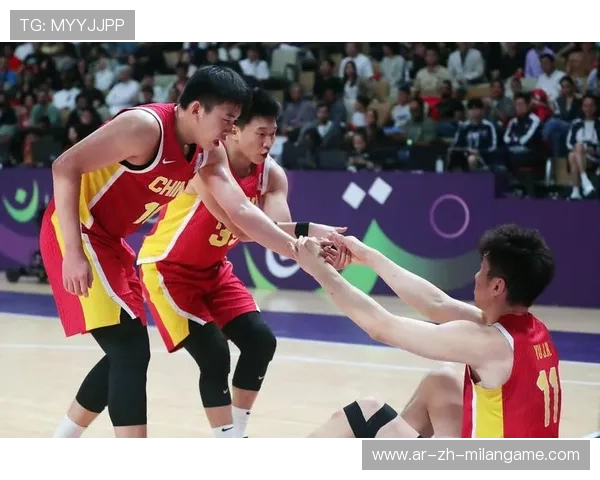 中国男篮在奋斗中不断成长，中国男篮出发